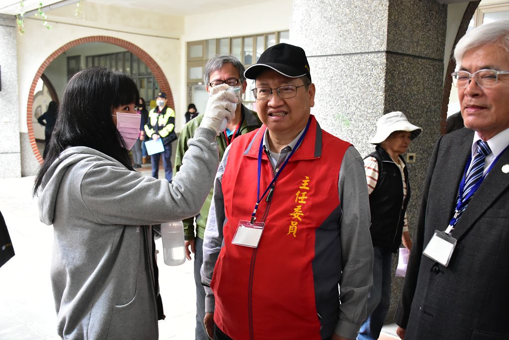 新竹縣竹東鎮長缺額補選今辦理 中選會主委及楊縣長上午前往視察投票情形