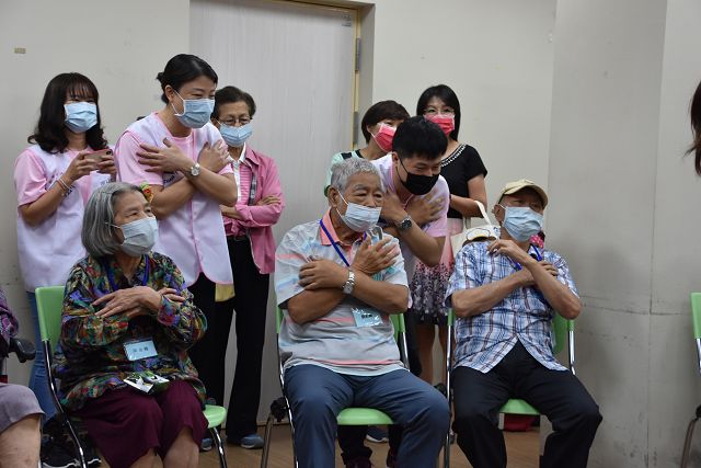 得憶園失智長輩　歡度南山憶起幸福家庭日