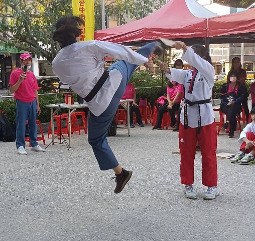 110年臺中市區長盃創意有氧體能運動　舞蹈觀摩競賽大受歡迎