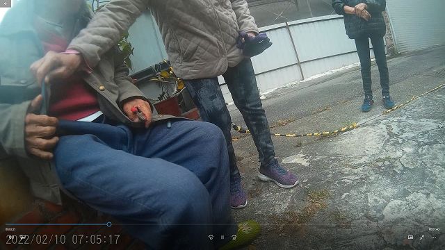 低溫凍僵老翁跌倒無人知　警及時救命阻憾事