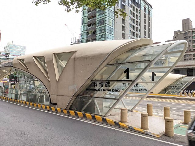 恐龍將現身臺灣大道　科博館認養候車亭打造城市新風景