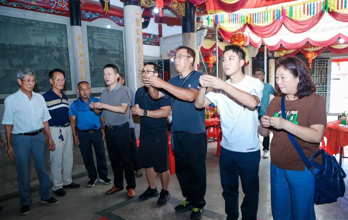 台青帶族譜回晉江！村BA成兩岸尋根新平台